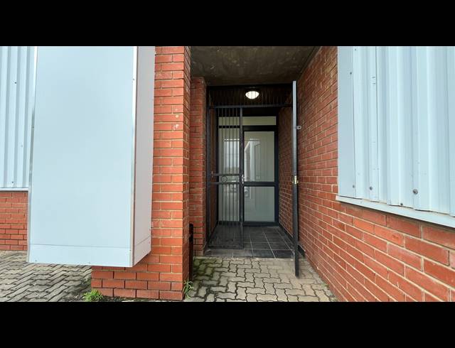 246M² WAREHOUSE TO LET IN MEADOWDALE